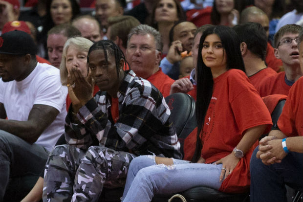 Kris Jenner Confirms Kylie Jenner, Khloe Kardashian's Pregnancies In Pajama Photos? Kris Jenner Confirms Kylie Jenner, Khloe Kardashian's Pregnancies In Pajama Photos?